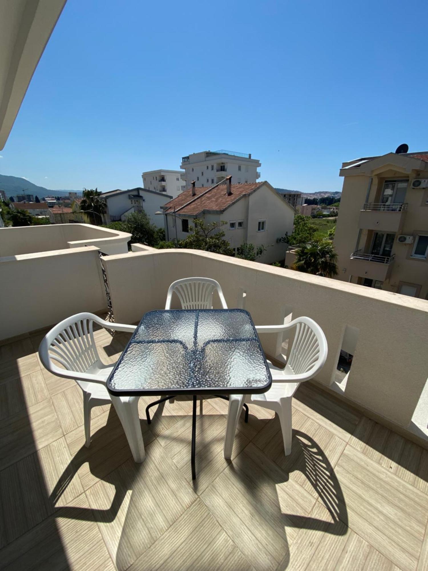 Guesthouse Civovic Bar Buitenkant foto